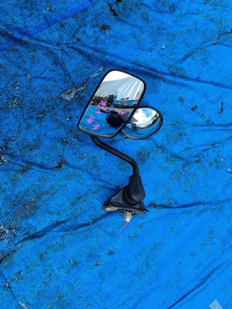 Зеркало Ниссан Титан в Рыбинске 215385