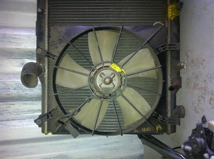Диффузор радиатора Хонда Стрим в Рыбинске 7847